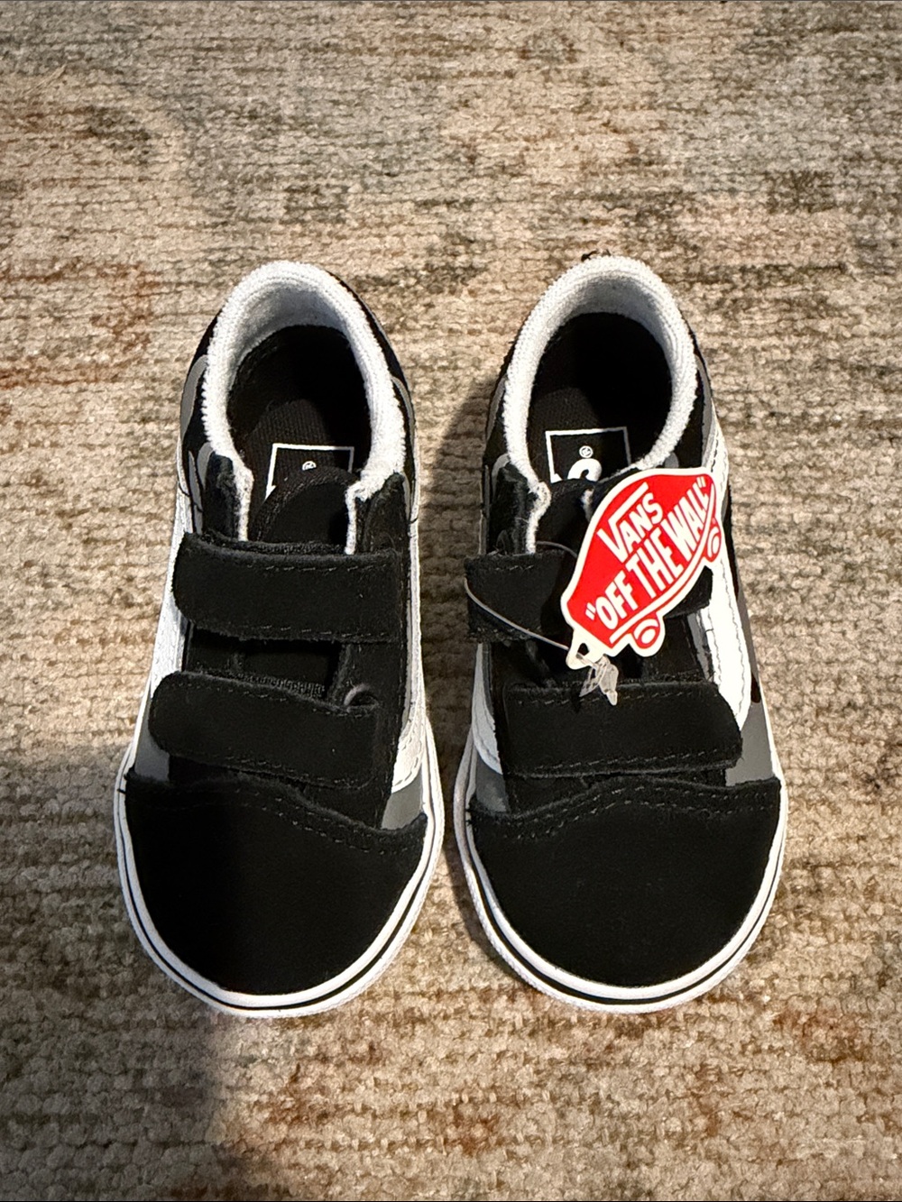 NWT NO Box Vans Kids Black & White Velcro Classic Skate Sneakers